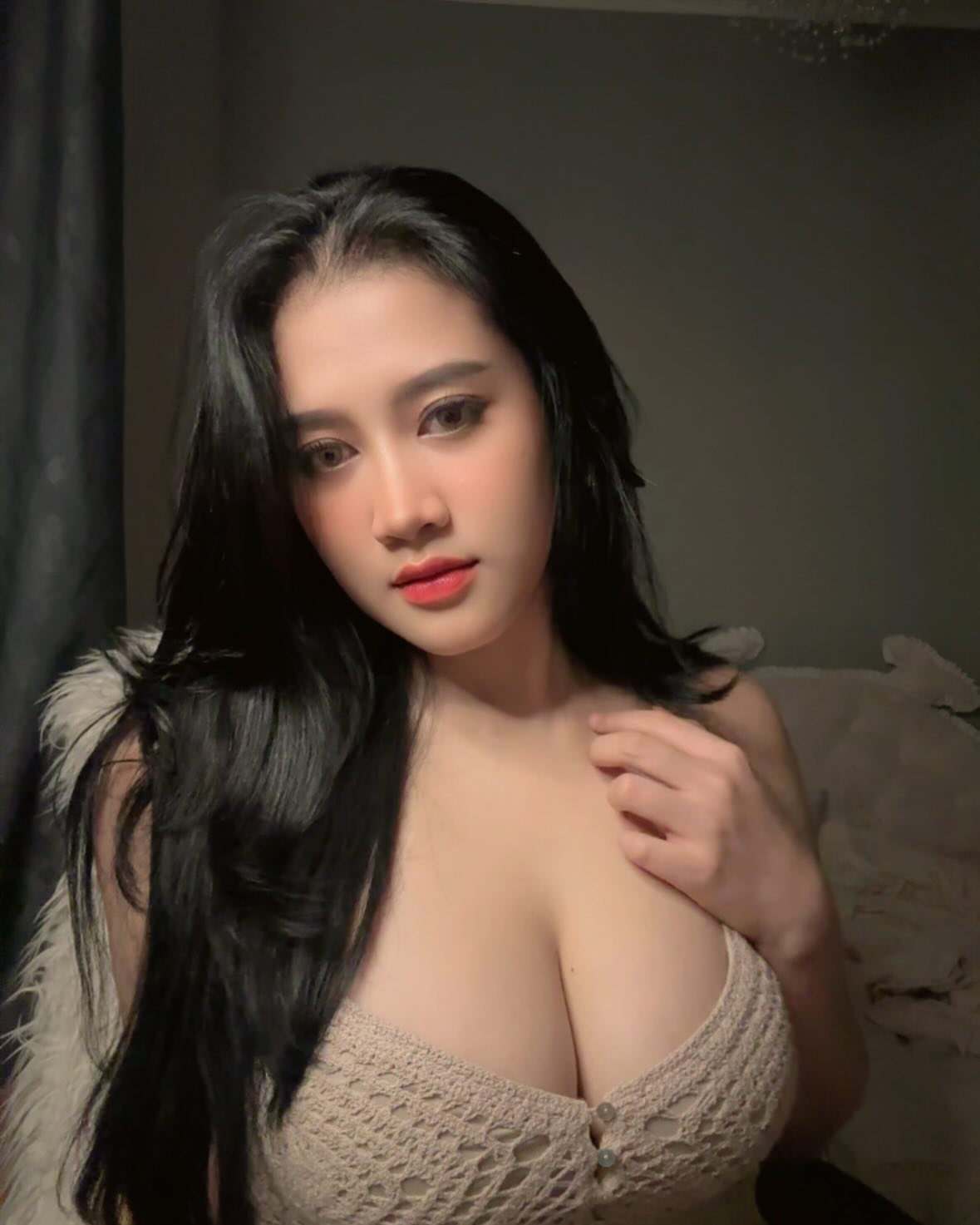Tatapan Cewek Hyper, Bikin Nafsu Liar Makin Sulit Ditahan!